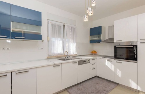 Donji Prolozac House | Beautiful private villa for 10 people with A/C, WIFI, hot tub, private pool, TV and terrace