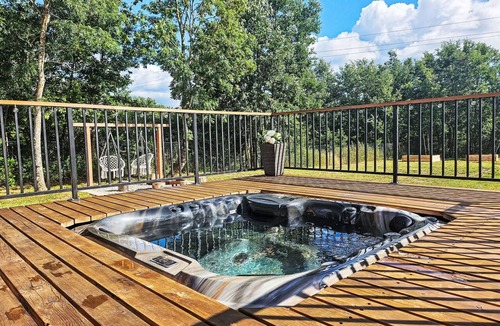 Lovinac House | Beautiful private villa for 4 people with WIFI, A/C, hot tub, TV, terrace and pets allowed