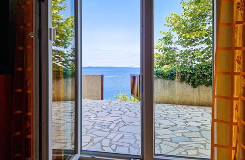 Prizna House | Beautiful private villa for 10 guests with A/C, WIFI, TV, terrace and pets allowed