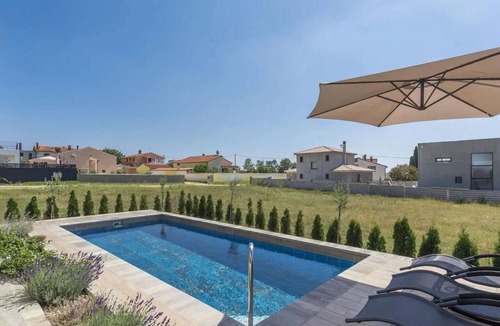 Galizana House | Beautiful private villa for 5 people with private pool, A/C, WIFI, TV, terrace and pets allowed
