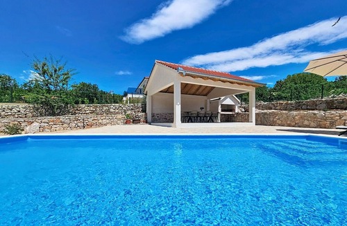 Runovici House | Beautiful private villa for 8 guests with A/C, private pool, WIFI, TV, terrace and panoramic view