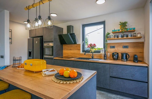 Valica Villa | Beautiful private villa for 6 guests with WIFI, private pool, A/C, TV and terrace