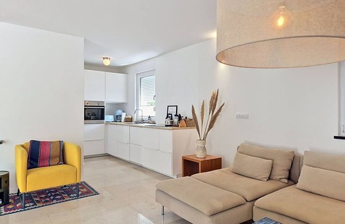 Fiorini House | Beautiful private villa for 10 people with private pool, WIFI, A/C, TV and terrace