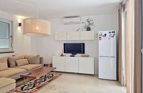 Fiorini House | Beautiful private villa for 10 people with private pool, WIFI, A/C, TV and terrace