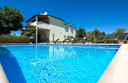 Donji Prolozac House | Beautiful private villa for 10 people with A/C, private pool, WIFI, TV and terrace