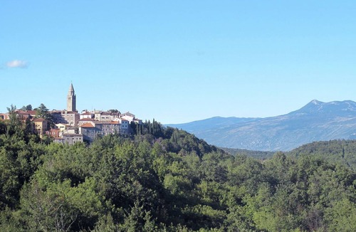 Salakovci Villa | Beautiful private villa for 10 guests with WIFI, private pool, A/C, TV, terrace and pets allowed