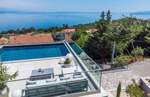 Rukavac Villa | Beautiful private villa for 10 guests with private pool, WIFI, A/C, TV, terrace and pets allowed