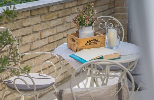 Opric House | Beautiful private villa for 3 guests with hot tub, A/C, WIFI, TV, terrace, pets allowed and park...