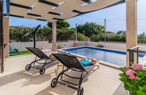 Milna (Brac) House | Beautiful private villa for 8 people with A/C, private pool, WIFI, TV and terrace