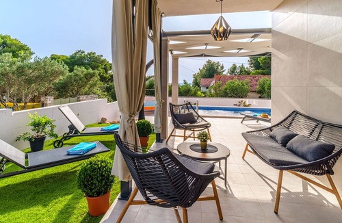 Milna (Brac) House | Beautiful private villa for 8 people with A/C, private pool, WIFI, TV and terrace