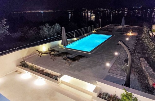 Necujam House | Beautiful private villa for 6 people with A/C, private pool, WIFI, TV and terrace