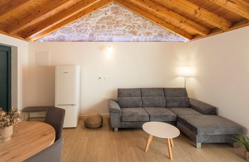 Primosten House | Beautiful private villa for 8 people with WIFI, A/C, private pool, TV, terrace and pets allowed