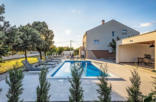 Murvica House | Beautiful private villa for 8 people with private pool, A/C, WIFI, TV and terrace