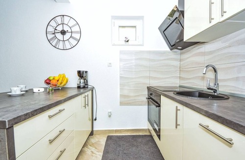 Benkovac House | Beautiful private villa for 6 people with WIFI, private pool, A/C, TV and terrace