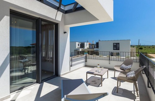 Nova Vas Villa | Beautiful private villa with WIFI, A/C, private pool, hot tub, TV, terrace and pets allowed