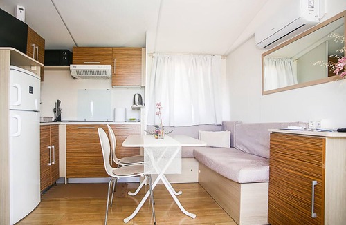 Bristane House | Beautiful (sta)caravan in Drnis with WiFi