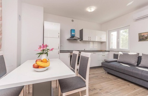 Biograd na Moru Apartment | Beautiful studio in Biograd with WiFi