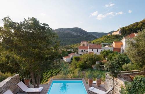 Pitve Villa | Beautiful Villa Adoral