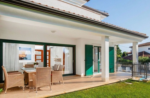 Basanija House | Beautiful villa for 8 people with WIFI, private pool, A/C, TV and terrace