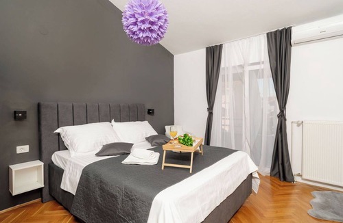 Zadar House | Beautiful villa for 8 people with WIFI, A/C, private pool, TV, terrace and pets allowed