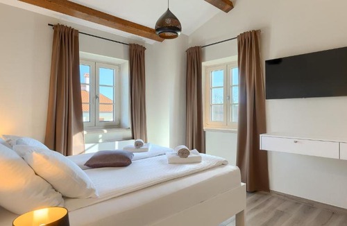 Tinjan Villa | Beautiful villa Jurasi with outdoor pool in Tinjan