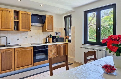 Valica House | Beautiful villa with A/C, internet, private pool, hot tub, TV, terrace and pets allowed