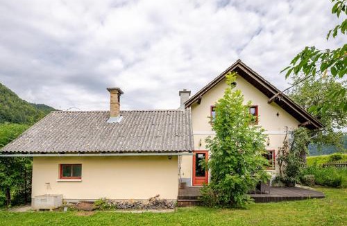 Bohinjska Bela House | Bela Luna - Charming Garden Cottage near Lake Bled