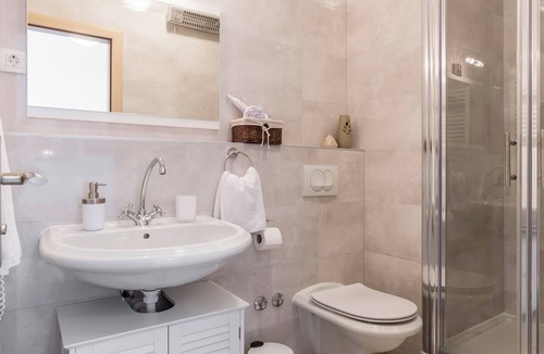 Znjan House | Belo Horizonte, COMBO with Private Pool & Sea View