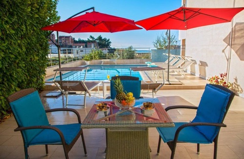 Podstrana Villa | Big Family House With Heated Pool And Finish Sauna