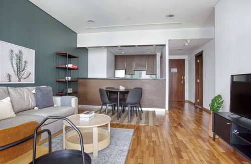 Trade Centre Area Apartment | Blueground | DIFC, pool, nr Dubai Mall