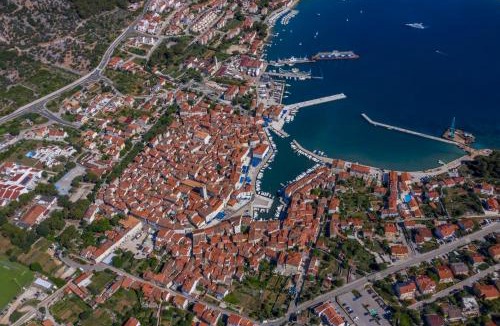 Cres Apartment | Breakaway Apartment