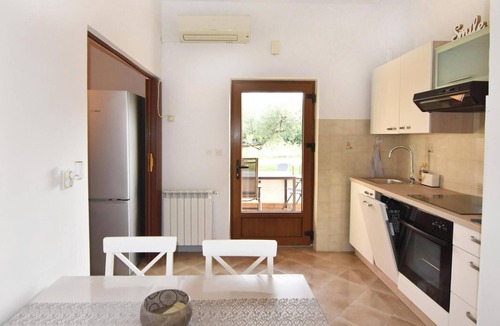 Zambratija Apartment | Bright accommodation near the sea in Zambratija
