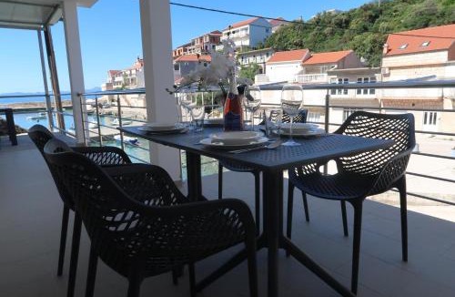 Zavalatica House | Captains beach home