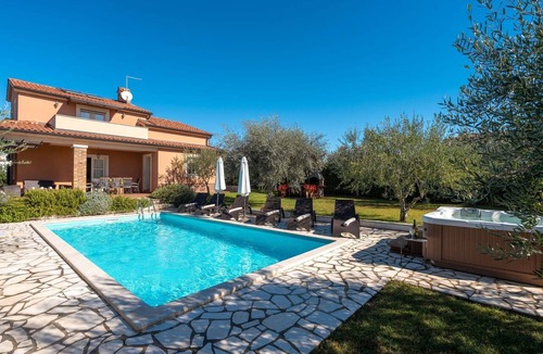 Kastelir-Labinci House | Casa Clara by Interhome