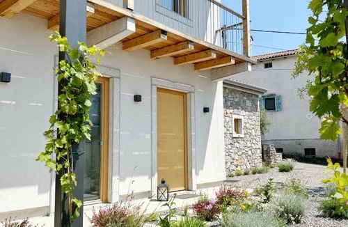 Miren-Kostanjevica House | Casa Matko