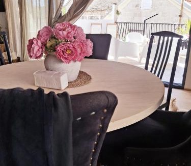 Okrug Donji Villa | -CasaCalla-large terrace and Jacuzzi
