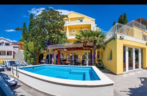 Cavtat Apartment | Castelletto - Standard Twin Room with Airport Transfer