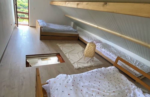 Generalski Stol Apartment | Charming 1-bedroom apartment in delightful Dobrenići with AC, WiFi