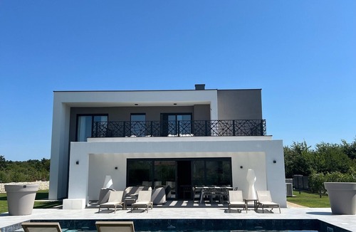 Butkovici Villa | Charming 4-bedroom villa with AC and WiFi in Butkovići