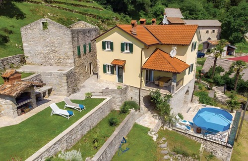 Lovran Villa | Charming 5-BR Villa with Pool near Beaches