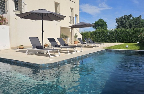 Matohanci Apartment | Charming and dog-friendly apartment with pool, private parking, air conditioning