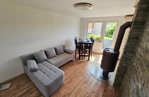 Jesenice Apartment | Charming Bella Hideout - Adults Only