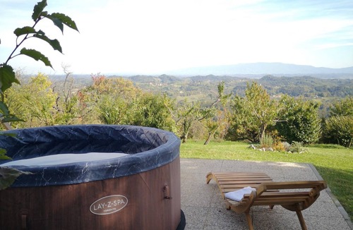 Brezice Cottage | Charming cottage with beautiful view and hot tub