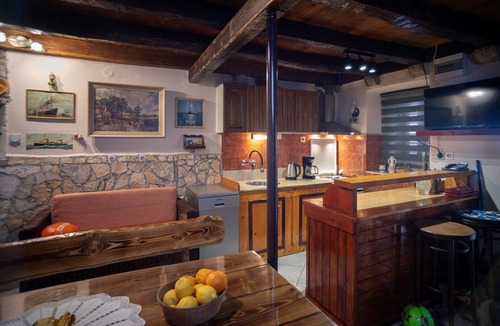 Postup Apartment | Charming Holiday Apartment in the Heart of Postup Vineyards – Spectacular Sea Views!