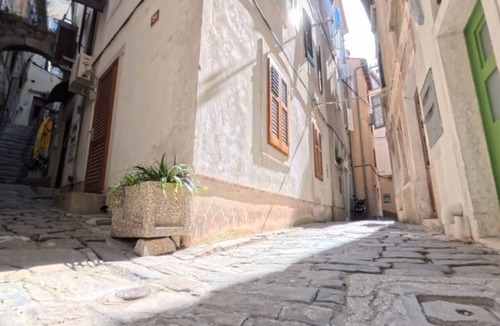Piran Apartment | Charming Old Town Piran Flat. Steps to Beach⁠