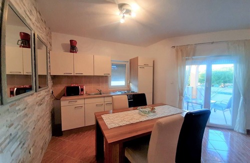 Sveti Anton Apartment | Charming Pet Friendly Apartment Angela in Peaceful Sv. Anton Village