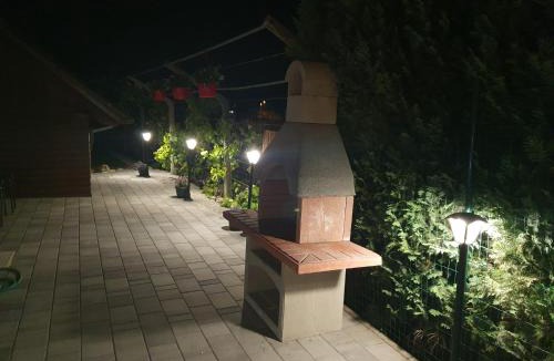 Ljubljana House | Charming tiny house "Pr Basc" in Ljubljana with cozy terrace and barbecue area