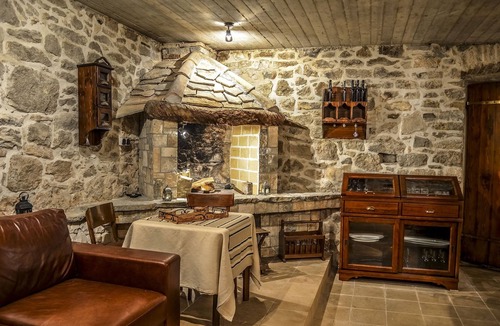 Supetar Villa | Charming Villa with pool in the heart of Supetar