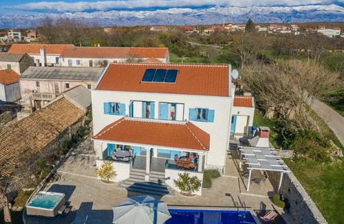 Poljica Villa | Charming villa with private heatable pool