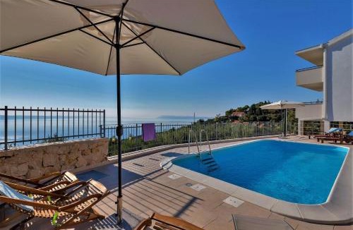 Podgora Villa | Charmy Villa Hill with Pool